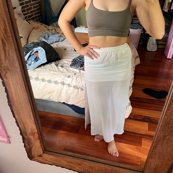 Sheer slit skirt - 4 - H&M - Picture 3 of 4